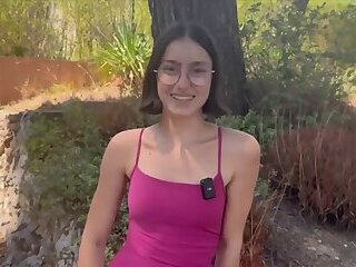 JacquieEt MichelTV Penelope 19 Years Old Cosmetics Sales Woman In Paris - Belle Jolie