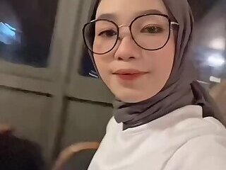 Beautiful Indonesian Hijab Girl 🍑