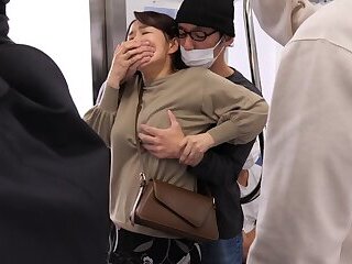 Fifty-year-old Mother Yoshii Miki Touched On The Train