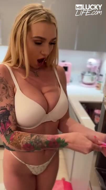 Fuzzy Taco porn video – Taco Tuesday With Kendra Sunderland
