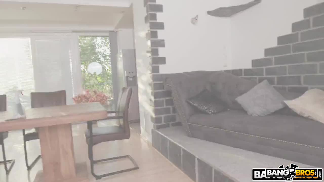 Huge Ass Maid Vitoria Beatriz Got Fucked By Owner
