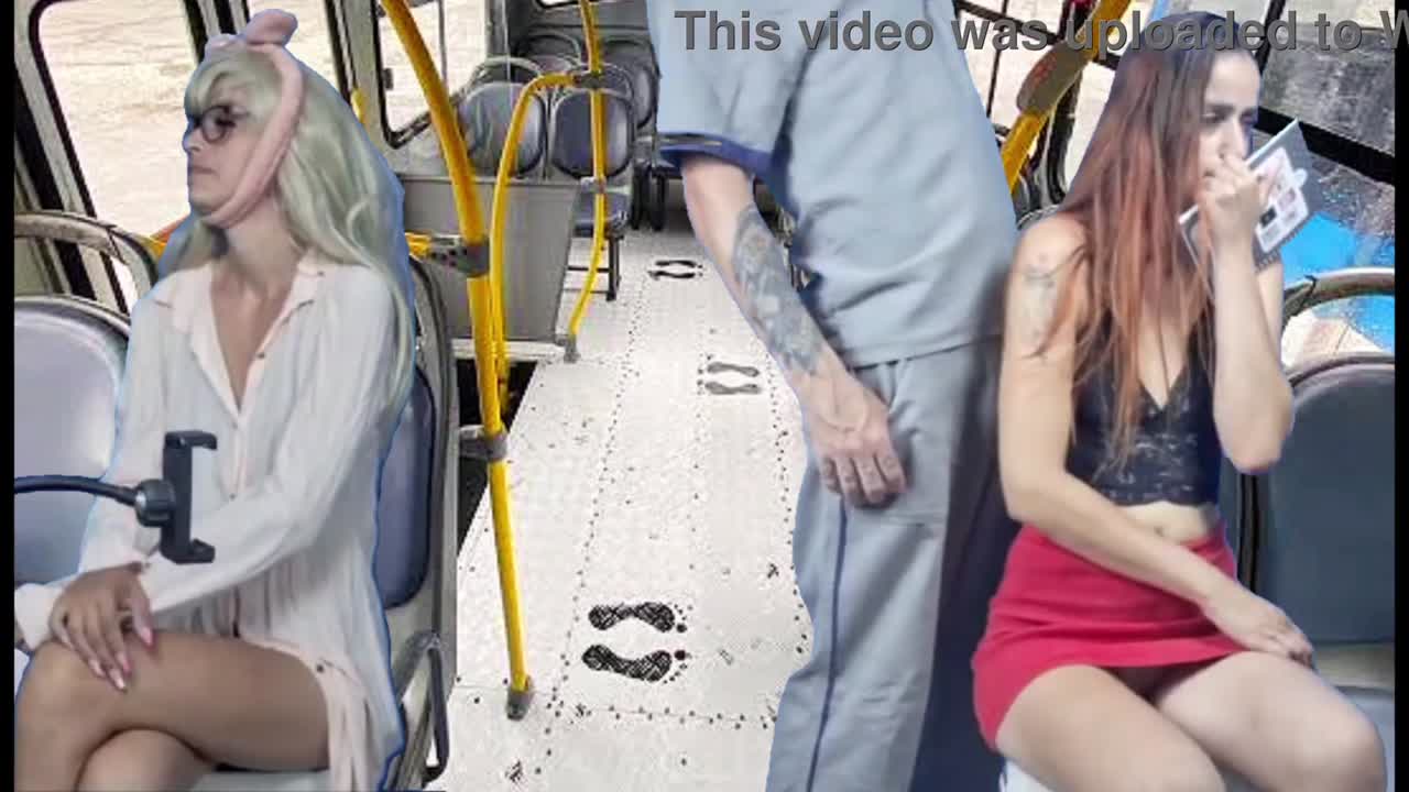 Encoxada on the bus worker took out his dick in public&excl;  - PornoXO.com
