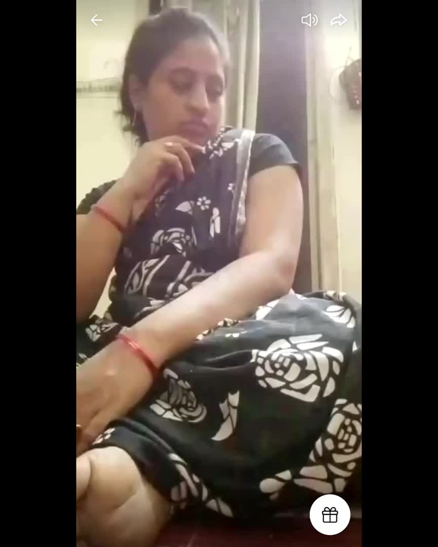 Telegu Instagram Tango Model In Saree Free Hooks Blouse Navel Showing