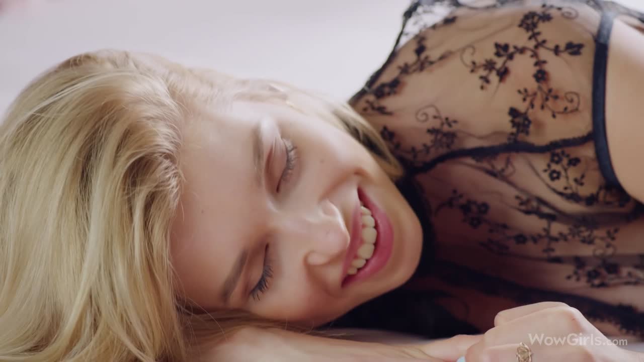 Freya Mayer - Laced