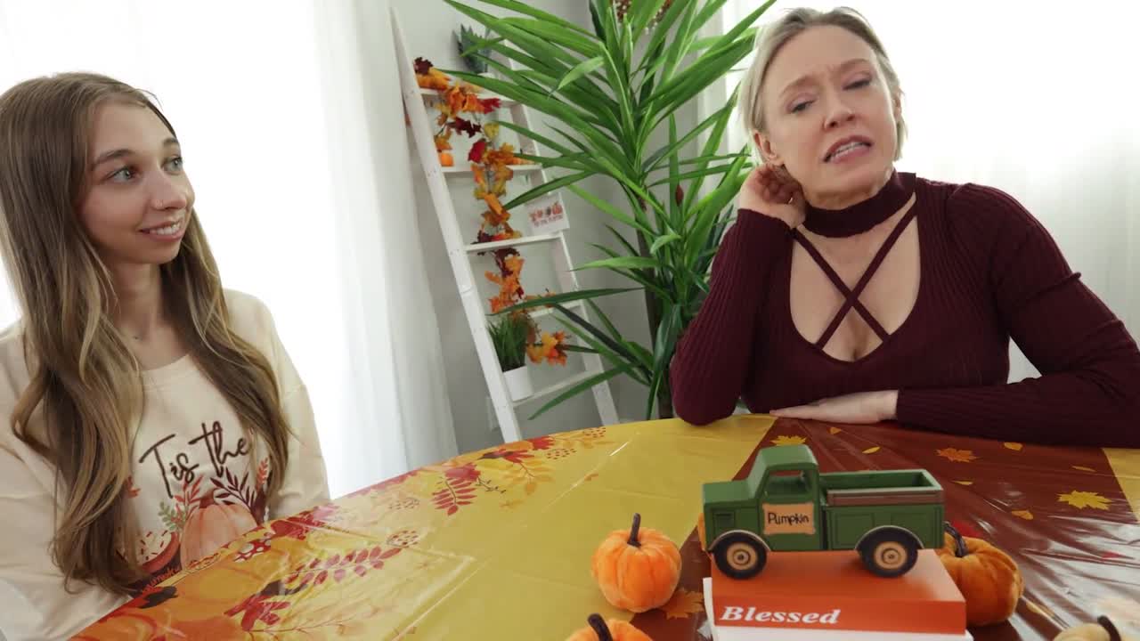 Bri Babi porn video – Little Step Sis Shows She's Thankful - Breezy Bri